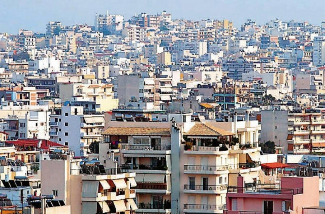 ΕΝΦΙΑ: Ξεπουλάνε όσο - όσο σπίτια και οικόπεδα για να γλιτώσουν τον φόρο