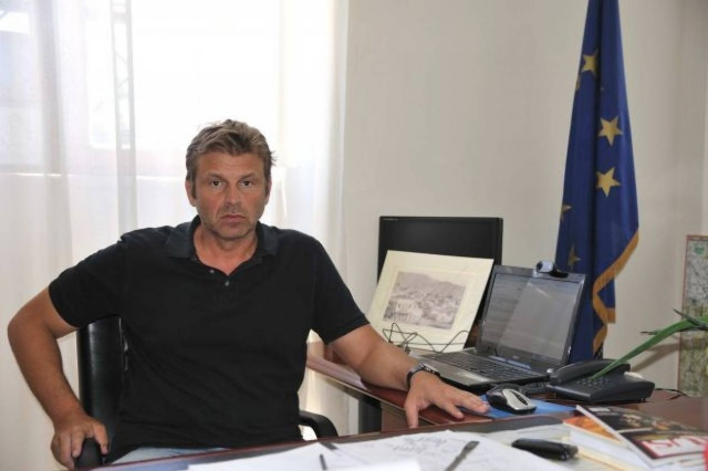 «Κεραυνοί» Γκλέτσου: Να ρωτήσεις τον Σαμαρά και τον Βενιζέλο (pics)