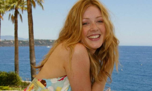 Jennifer Finnigan: «Παντρεύτηκα στην Μύκονο»