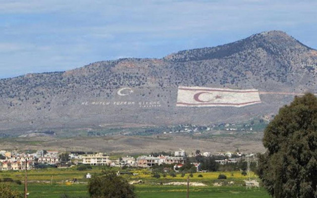Eπεισόδιο στη Νεκρή Ζώνη: Τούρκοι πυροβόλησαν αυτοκίνητο δημοσιογράφου