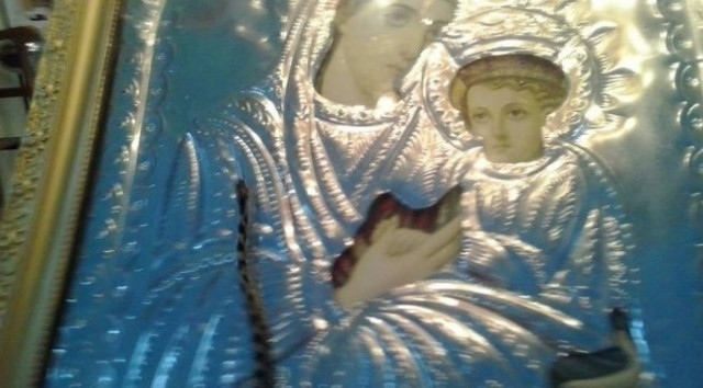 Εμφανίστηκε το πρώτο φιδάκι της Παναγίας στην Κεφαλονιά