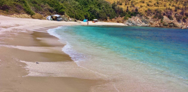 Εύβοια: Μία μυστική παραδεισένια παραλία (pics)