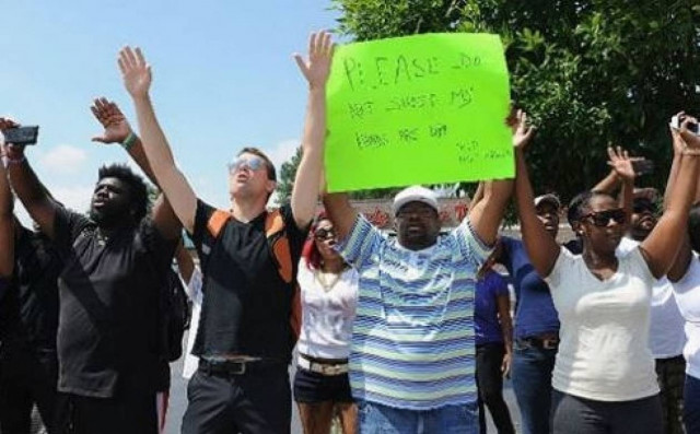 ΗΠΑ: Συγκρούσεις μετά το φόνο 18χρονου από αστυνομικό