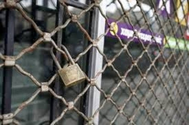 Αυξάνονται τα «λουκέτα» στην αγορά του Ηρακλείου