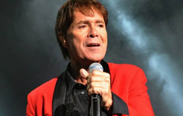 Βρετανία: Ο Κλιφ Ρίτσαρντ ενδέχεται να μπλέκεται σε σεξουαλική κακοποίηση ανηλίκου