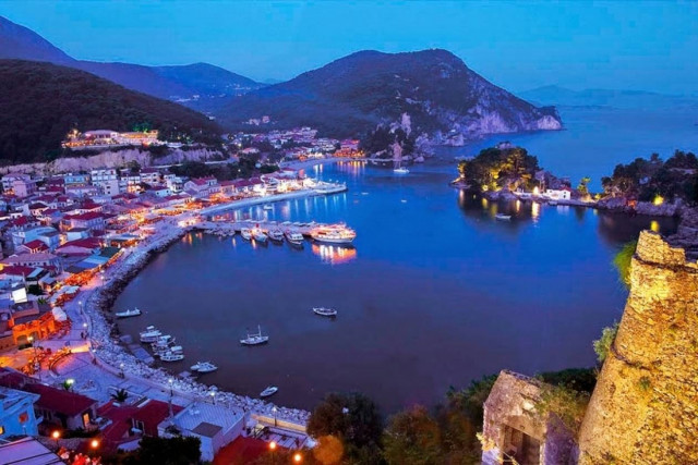 Πάργα: Δημοφιλέστερη απόδραση για τον Δεκαπενταύγουστο