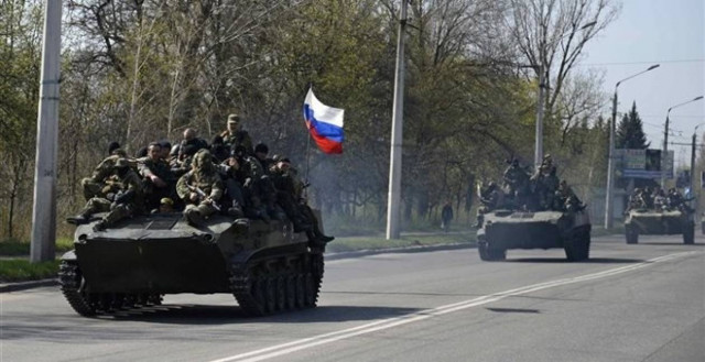 Ρωσικά στρατιωτικά οχήματα στα σύνορα της Ουκρανίας