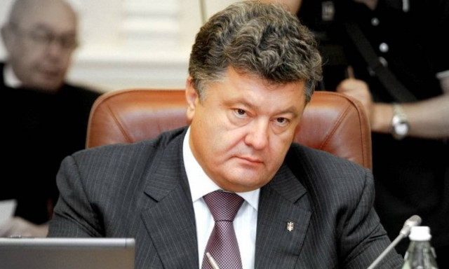 Ποροσένκο σε Κάμερον: Καταστρέψαμε μέρος της ρωσικής οχηματοπομπής