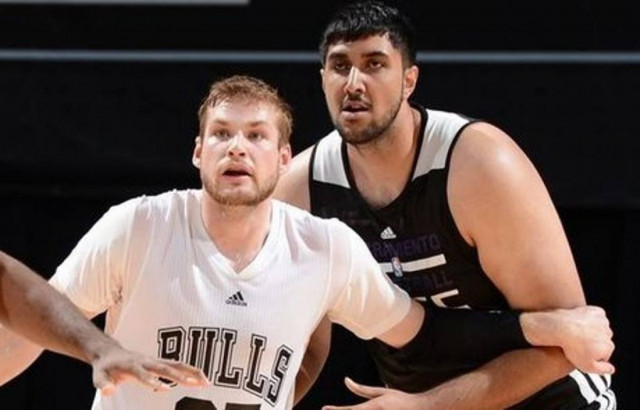 NBA: Ένας Ινδός γίγαντας στο Σακραμέντο (video)