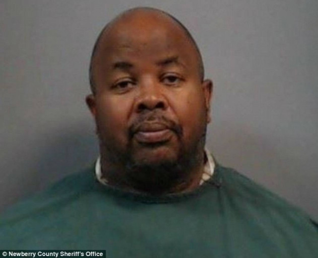 Ανακάλυψε ότι ο άντρας της ήταν παντρεμένος με άλλες 3 γυναίκες!