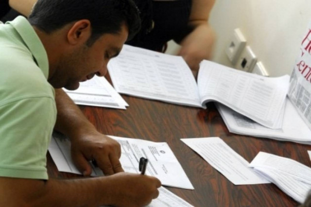 Από αύριο οι αιτήσεις για ανασφάλιστους εμπόρους