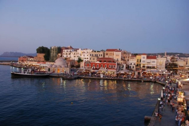 Χανιά: Η πόλη του φωτός και της κίνησης (video)