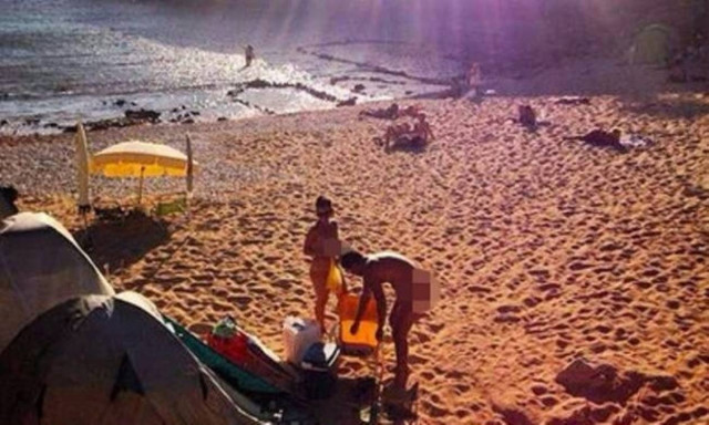 Έλληνας ηθοποιός έκανε μπάνιο σε παραλία γυμνιστών!