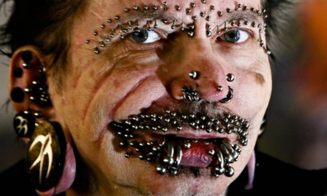 Του απαγόρευσαν την είσοδο λόγω εμφάνισης - Δείτε πώς είναι! (pics)