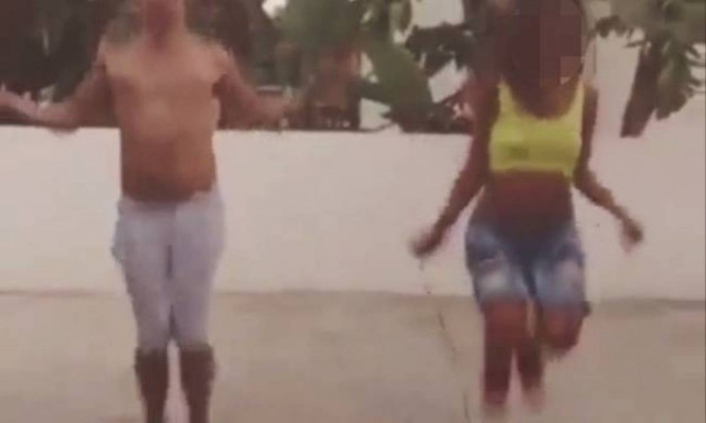 Ποια τραγουδίστρια κάνει σχοινάκι!