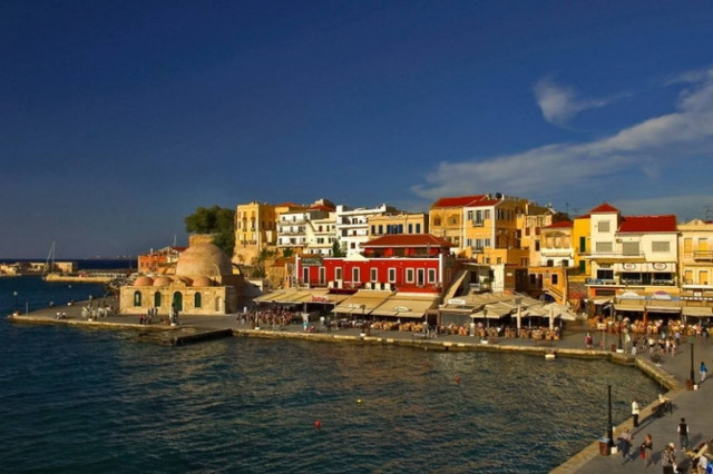 Χανιά: Σύλληψη 19χρονου για κλοπή στο Ενετικό Λιμάνι