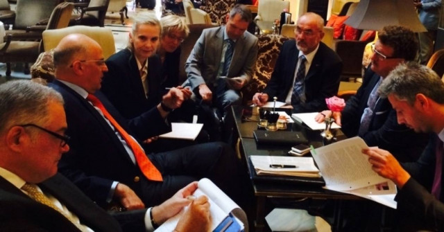 Ικανοποίηση Δένδια από τις επαφές του στο Βερολίνο