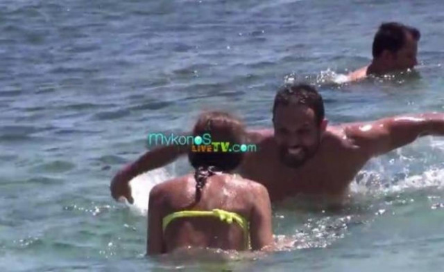 Σάββας Πούμπουρας: Tα παιχνίδια στη θάλασσα με την αγαπημένη του