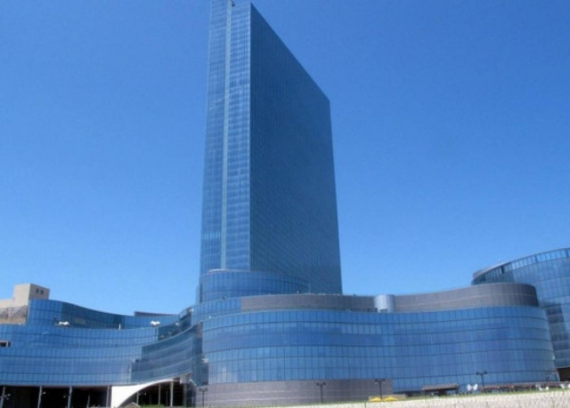 ΗΠΑ: «Έπεσαν» 21.000 δολάρια από τον ουρανό αυτοκινήτου