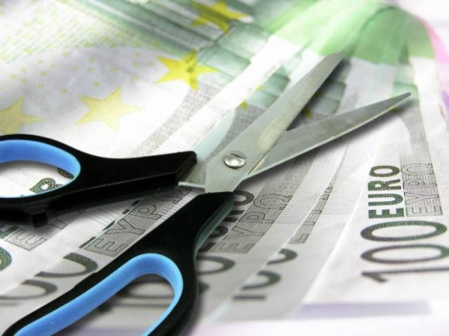 «Στο ψυγείο» τα εφάπαξ σε δημόσιο και ιδιωτικό τομέα