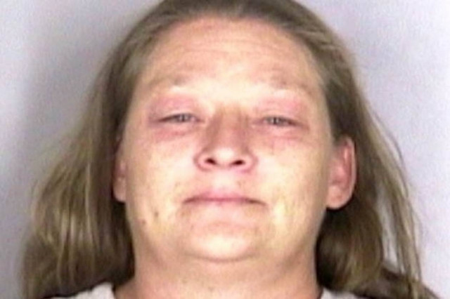 Πήγε να κάψει ζωντανό τον άνδρα της επειδή τσακώθηκαν για...