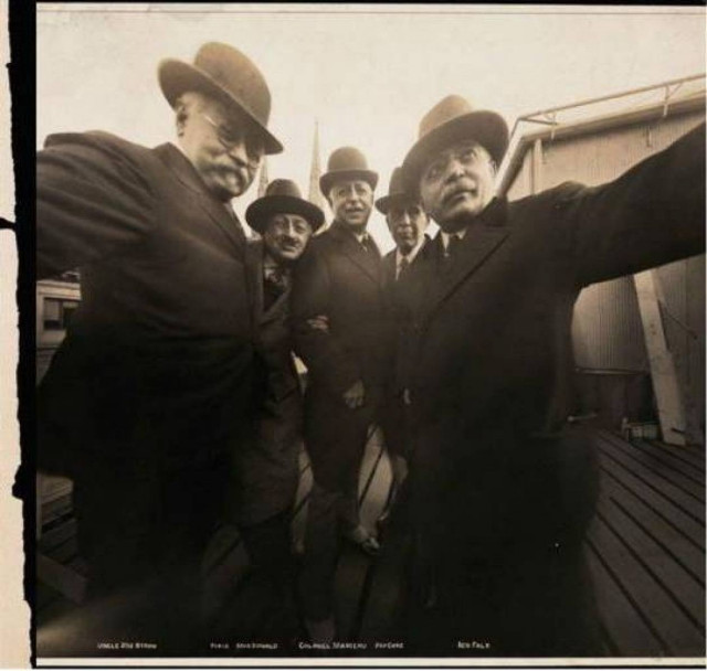 Η πρώτη selfie όλων των εποχών