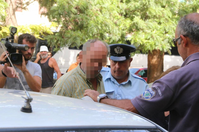 Προφυλακίστηκε ο παιδοκτόνος-Ελεύθερη με όρους η μητέρα