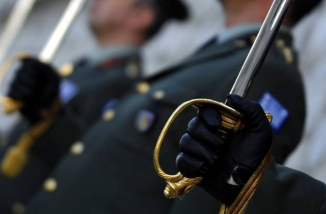 Οι στρατιωτικοί κατέθεσαν μήνυση κατά Χαρδούβελη και Σταϊκούρα