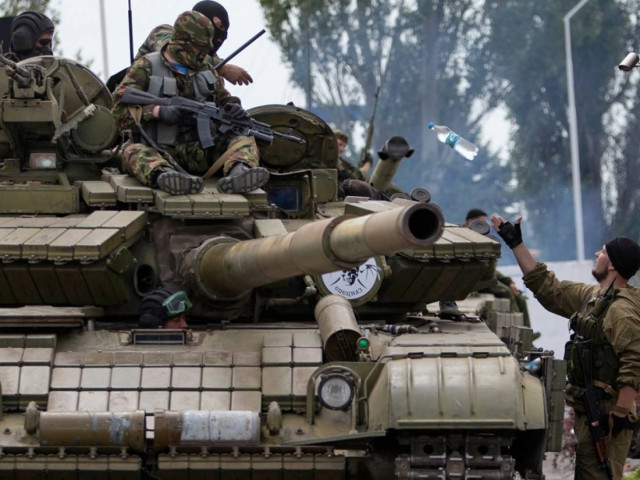 «Είμαστε πλέον κανονικός στρατός και όχι αντάρτες», λένε οι ρωσόφωνοι του Ντονιέτσκ