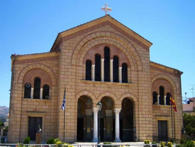 Ζάκυνθος: Χιλιάδες πιστοί στη λιτανεία του Αγίου Διονυσίου