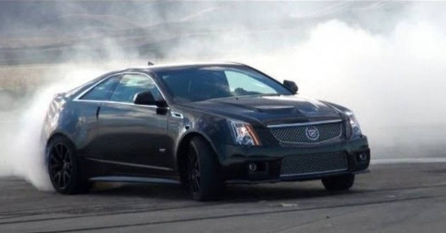 Burn out με CADILLAC