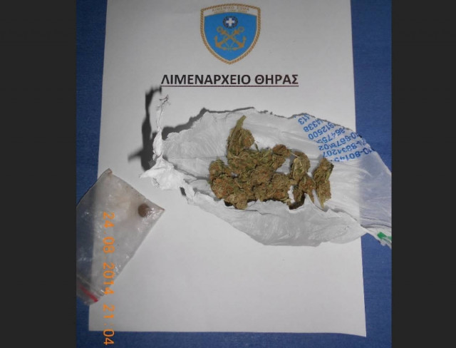 Συλλήψεις για κατοχή ναρκωτικών στη Σαντορίνη