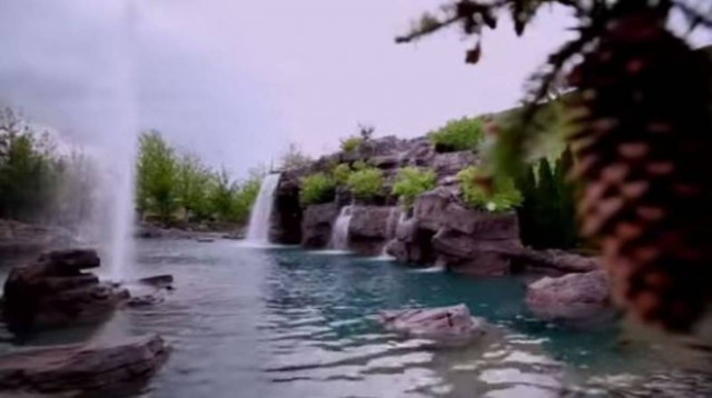 Εξωπραγματική πισίνα αξίας 2 εκατομμυρίων! (video)