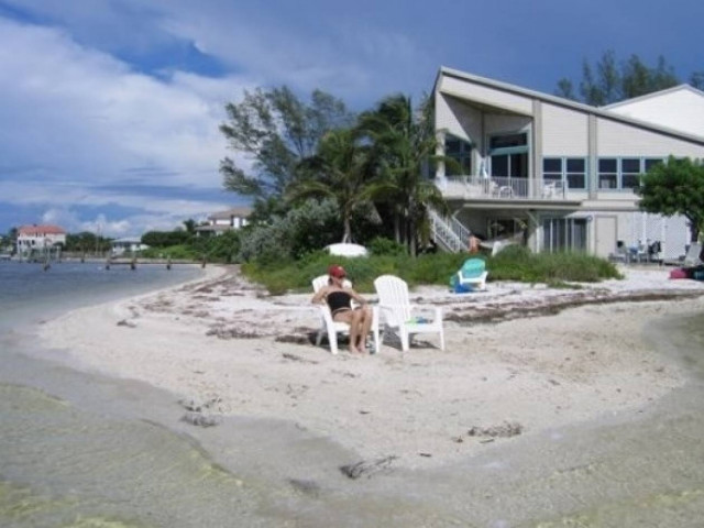 Απίστευτα εξοχικά στην παραλία, με θέα που κόβει την ανάσα (pics)