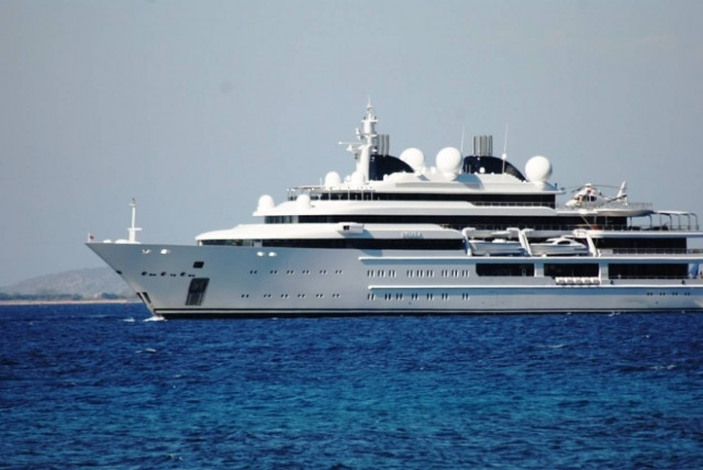 Λευκάδα: «Τρέλανε» το νησί ο εμίρης του Κατάρ – Δείτε φωτογραφίες