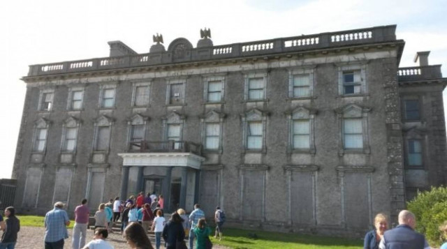 Αυτό είναι το φάντασμα ενός μικρού κοριτσιού; (pics)