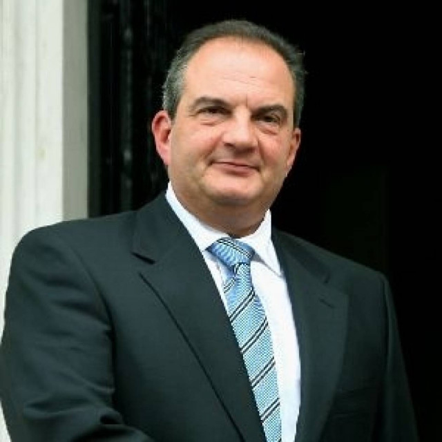 Στην Κω συνεχίζει τις διακοπές ο Καραμανλής