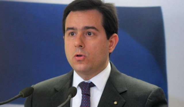 Μετακομίζει στη Χίο ο Μηταράκης