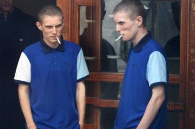 Από τη ζήλια του την ανάγκασε να βγάζει selfies όπου βρισκόταν