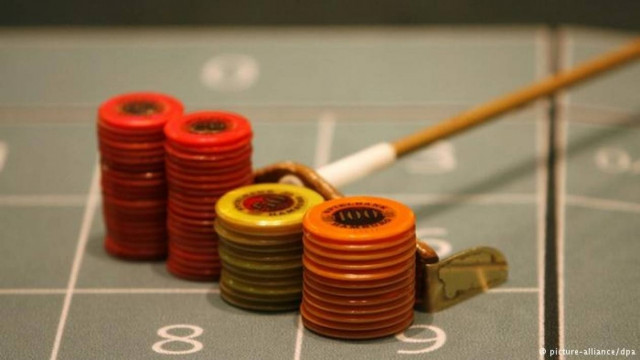 Tagesspiegel: «Τυχερά παιχνίδια κατά της κρίσης»