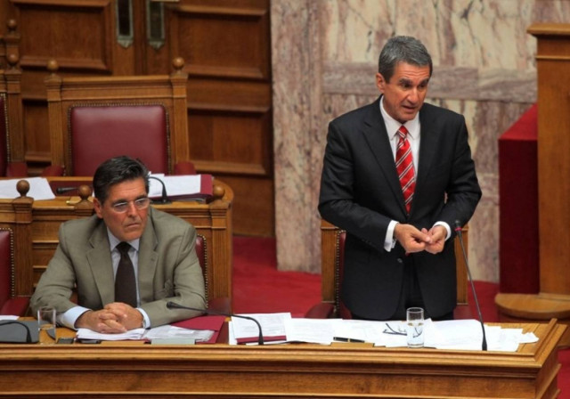 Τροπολογία Λοβέρδου: «Ανοίγει» η προϋπηρεσία για τους εκπαιδευτικούς