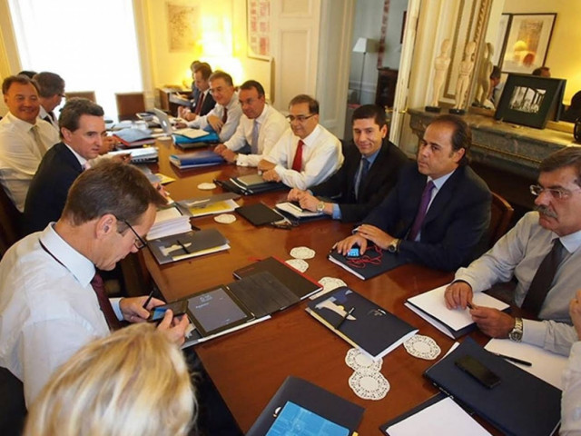 Πέρασε την… βάση ο Χαρδούβελης