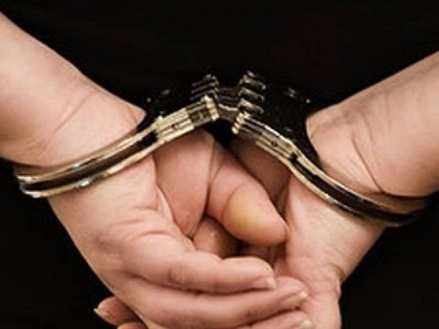 Τρίκαλα: Υποσχόταν λύσιμο μαγείας και εξορκισμούς