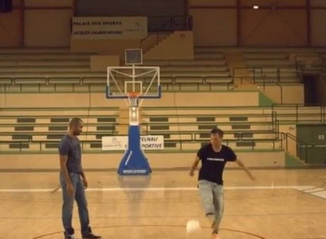 Τι έκαναν οι άνθρωποι; Parker και Gaillard στο πιο τρελό τρίποντο της ζωής τους (vid)