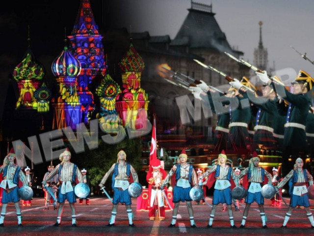 Τούρκοι παρελαύνουν στην Κόκκινη Πλατεία και οι Έλληνες... κοιμούνται (pics)