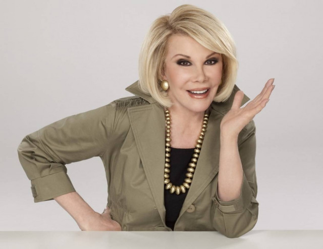 Πέθανε η κωμικός και τηλεπαρουσιάστρια του «Fashion Police» Τζόαν Ρίβερς