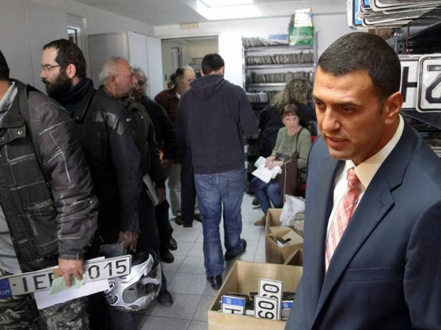 Άμεση επιστροφή των πινακίδων με πληρωμή του ασφαλίστρου