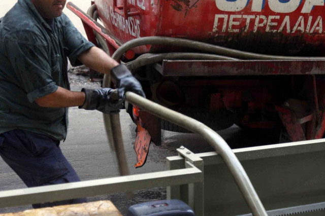 ΣΥΡΙΖΑ: Τροπολογία για τον ΕΦΚ στο πετρέλαιο θέρμανσης στα επίπεδα του 2011