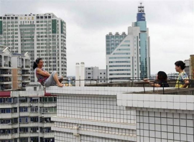 Έπεσε από τον 11ο όροφο νοσοκομείου και επέζησε (pics)