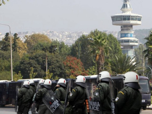 Λεφτά δεν υπάρχουν επειδή κάποιοι τα σκορπούν άσκοπα